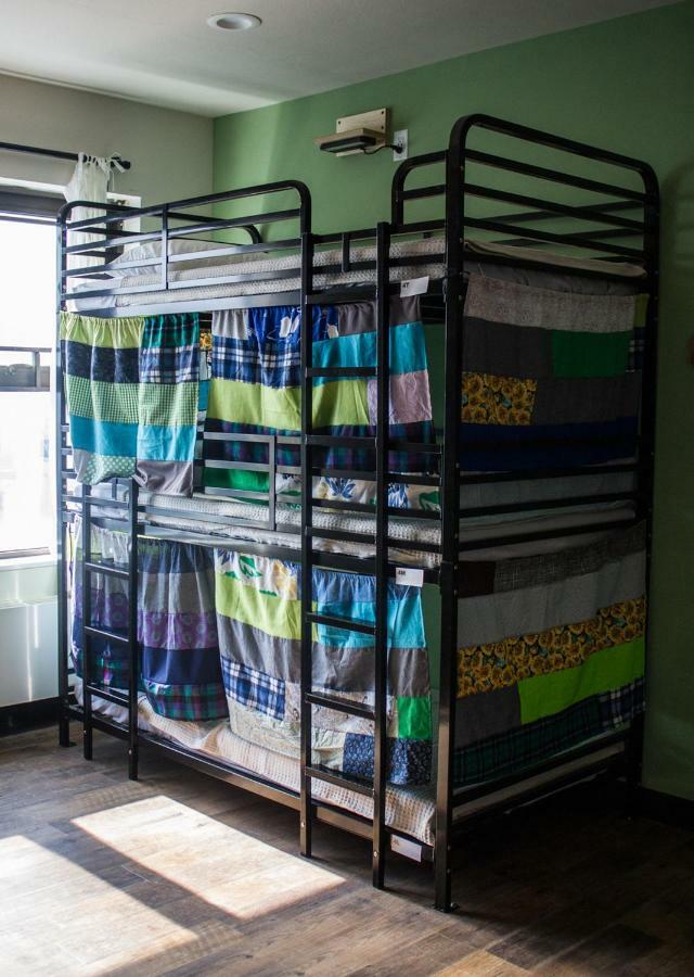 Cream City Hostel Милуоки Екстериор снимка