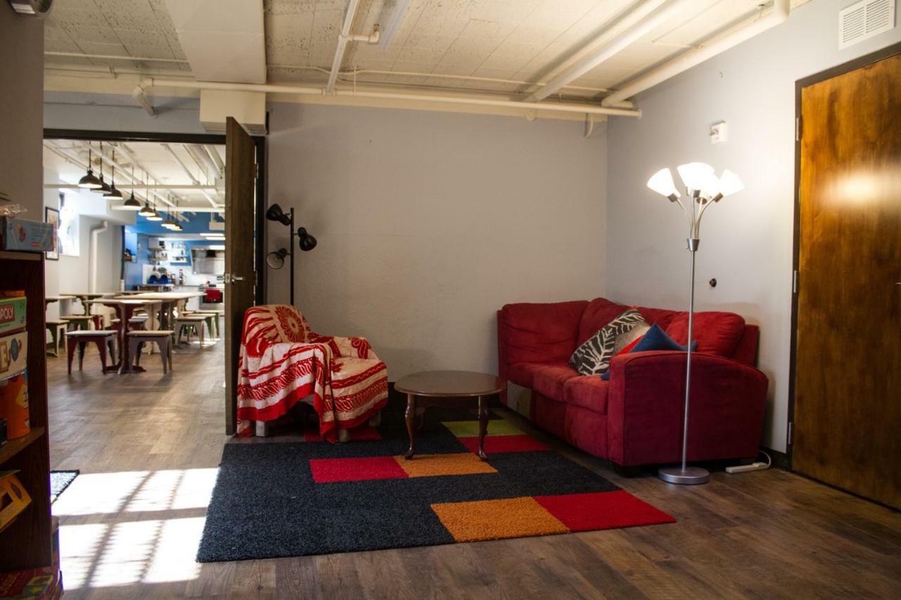 Cream City Hostel Милуоки Екстериор снимка