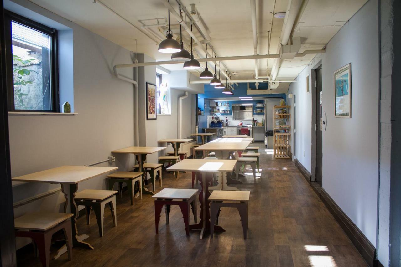Cream City Hostel Милуоки Екстериор снимка